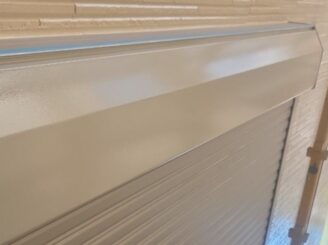 シャッターBOX上塗り後