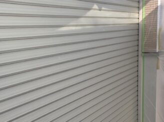 シャッター下塗り前