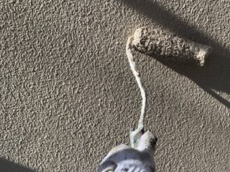 外壁上塗り中