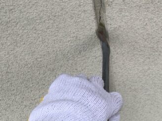 プライマー塗布中